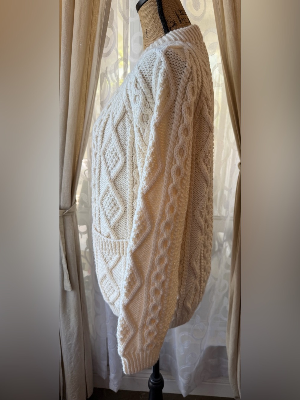 Vintage Carraig Donn Irish Merino Wool Aran Cable Knit Cardigan - Picture 4 of 9
